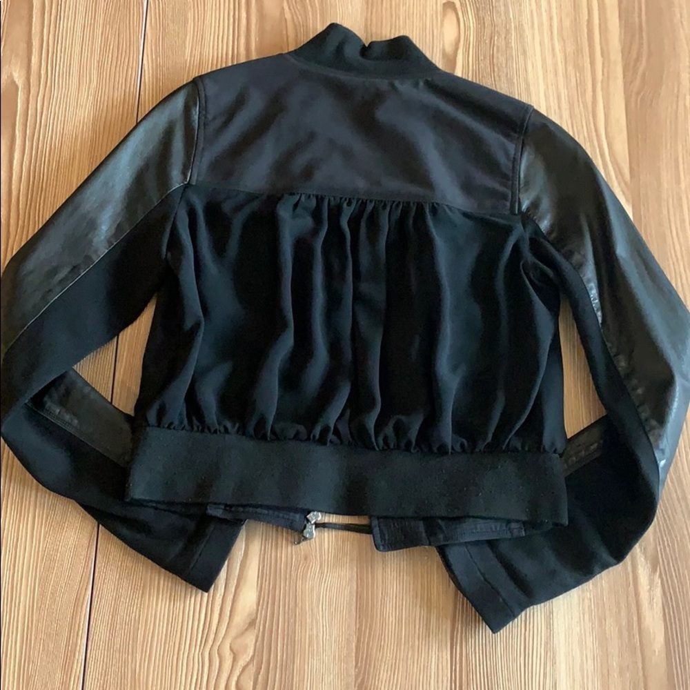 Cropped Jacket - Picture 2 of 3
